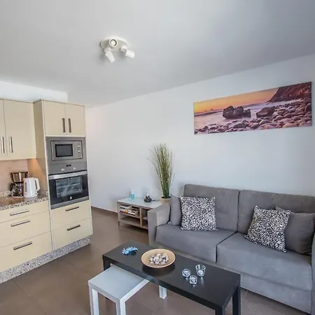 Casa Anemona With Terrace Shared Pool Sea Views And Free Wifi Puerto del Carmen (Lanzarote)