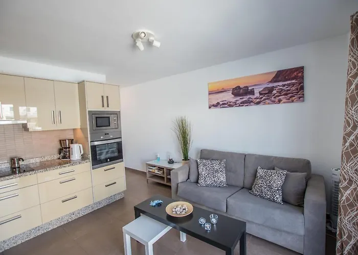 Casa Anemona With Terrace Shared Pool Sea Views And Free Wifi Puerto del Carmen (Lanzarote)