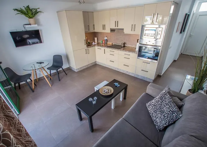 Casa Anemona With Terrace Shared Pool Sea Views And Free Wifi Apartament Puerto del Carmen (Lanzarote)